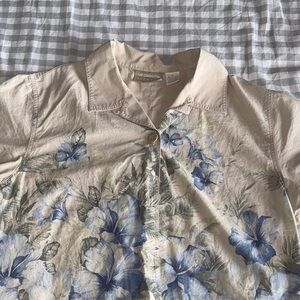 Liz Claiborne Beige and Blue Floral Button Up Blouse